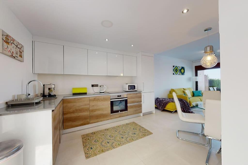 אוריהואלה Apartman S Vlastnim Bazenem מראה חיצוני תמונה
